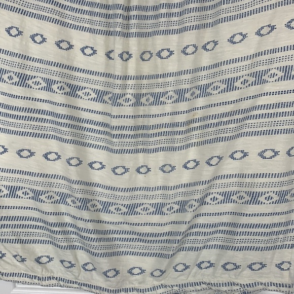 Lucky Brand white with blue flowers and designs size XS. Sleeveless. elastic bot - Picture 3 of 6